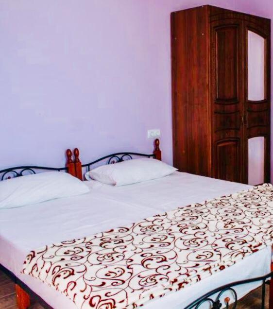 Anna-Saria Guest House Гагра Екстериор снимка