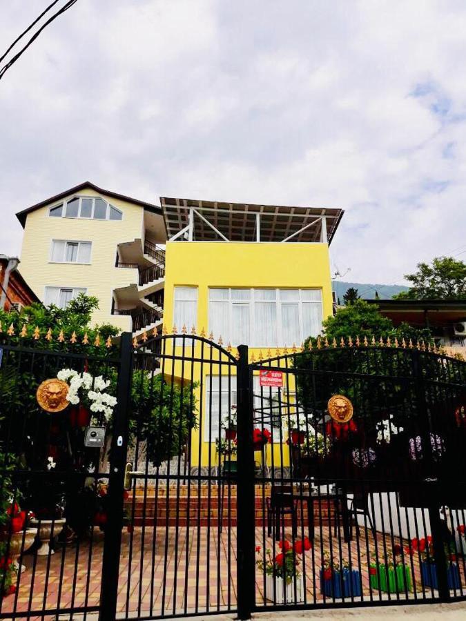 Anna-Saria Guest House Гагра Екстериор снимка