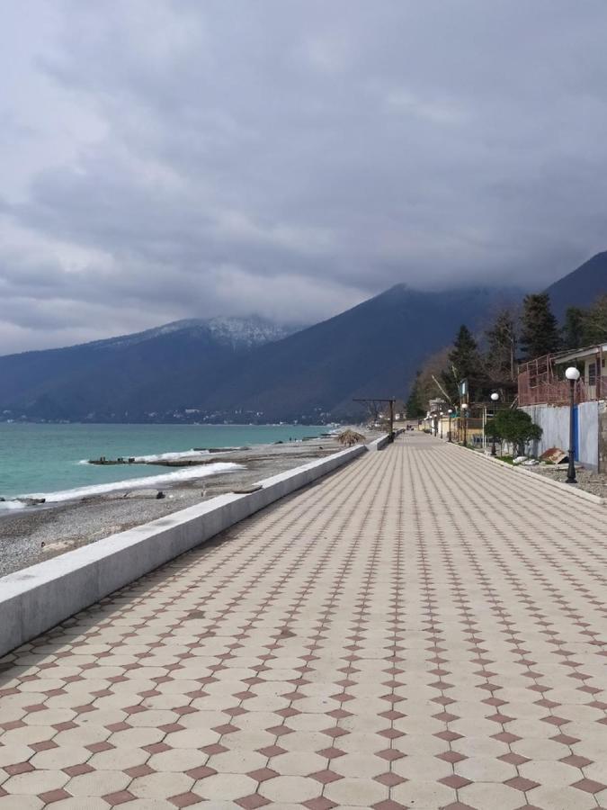 Anna-Saria Guest House Гагра Екстериор снимка